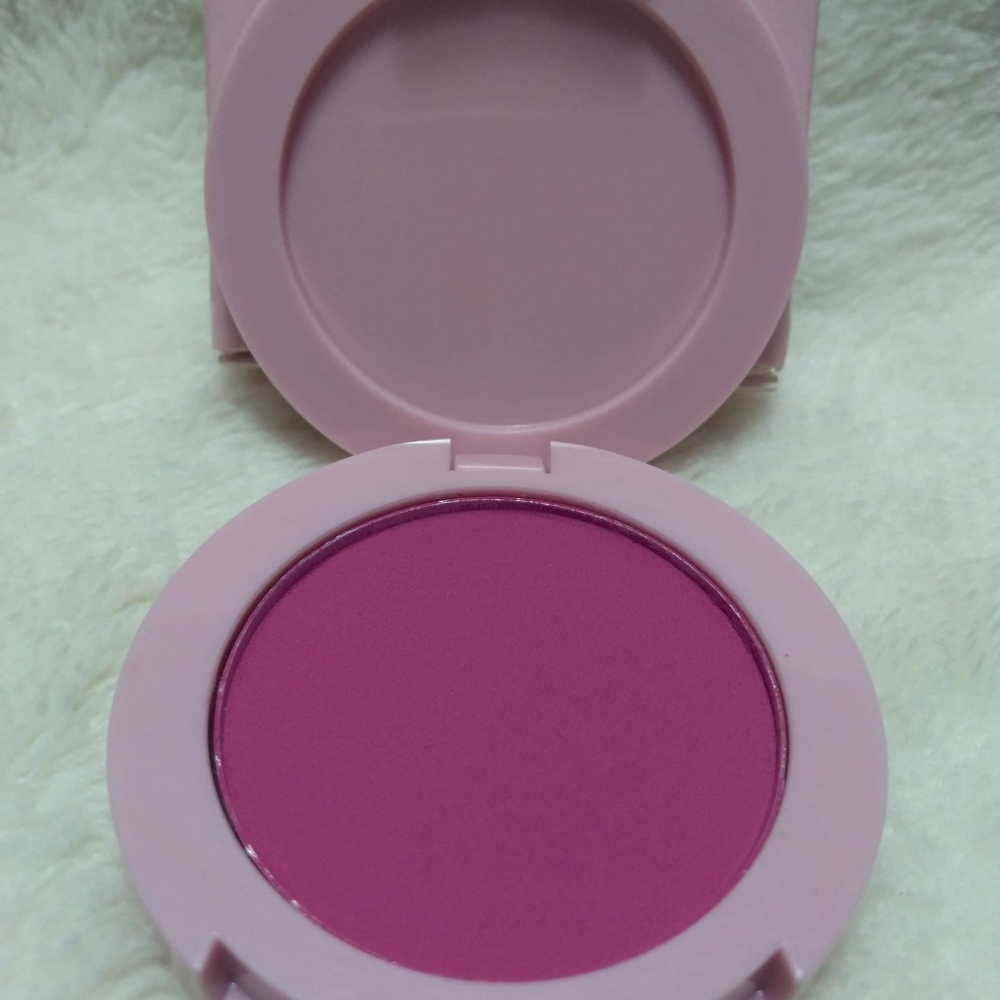 Beautiful pink blush - Picture 7 of 8